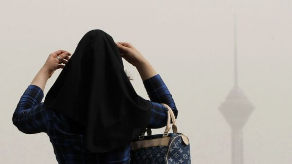 Иранская девушка в хиджабе - اسپوتنیک ایران  