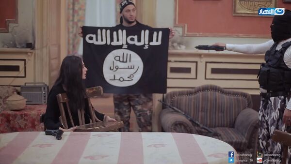 آمریکا در حال خارج کردن همسران داعشی‌ها از زندان‌های سوریه است  - اسپوتنیک ایران  