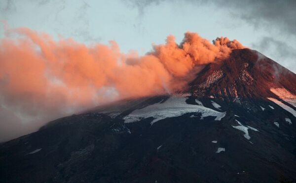 فعال شدن آتشفشان کالبوکو در شیلی - اسپوتنیک ایران  