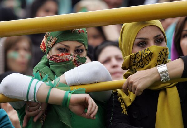 زنان ایران برای اولین بار در مسابقات وزنه برداری بین المللی شرکت می کنند زنان ایران برای اولین بار در مسابقات وزنه برداری بین المللی شرکت می کنند - اسپوتنیک ایران