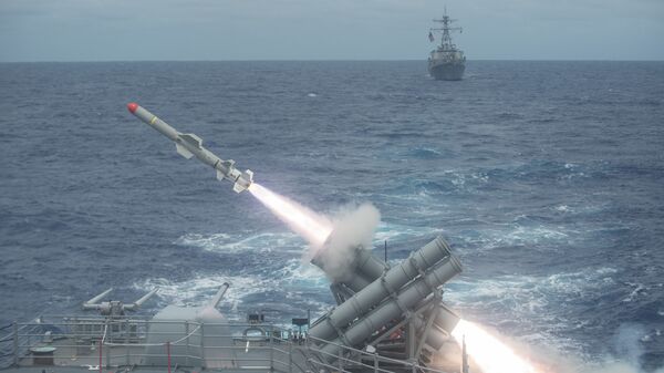 Запуск противокорабельной крылатой ракеты Harpoon с американского ракетного крейсера типа «Тикондерога» USS Shiloh - اسپوتنیک ایران  