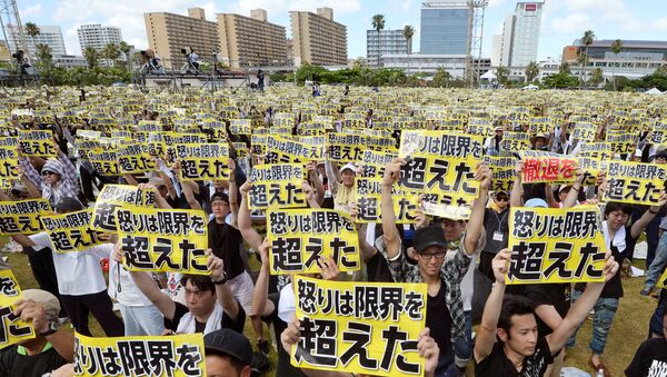 این روزها در اوکیناوا حدود 65 هزار نفر به اعمال غیر قانونی کارمندان پایگاه های نظامی آمریکا در ژاپن اعتراض کردند. - اسپوتنیک ایران  