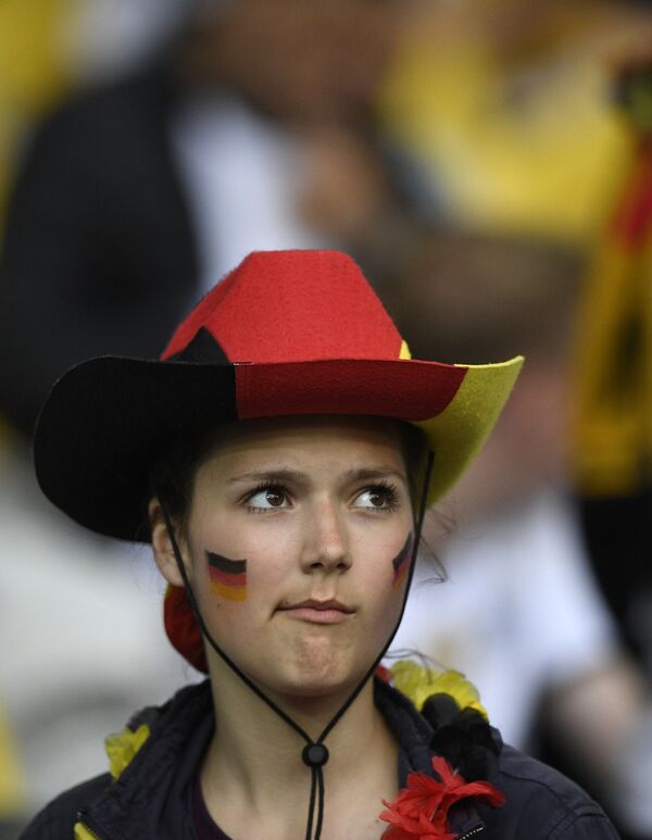دختر آلمانی طرفدار فوتبال در مسابقات جام ملت های اروپا - اسپوتنیک ایران  