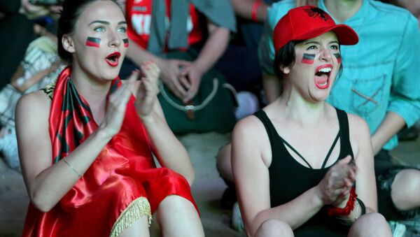 تعداد چشمگیر زنان دربین خواستاران  دریافت کارت هواداری جام جهانی روسیه - اسپوتنیک ایران  