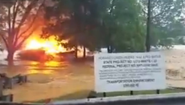 West Virginia House on Fire Floats Away - اسپوتنیک ایران  