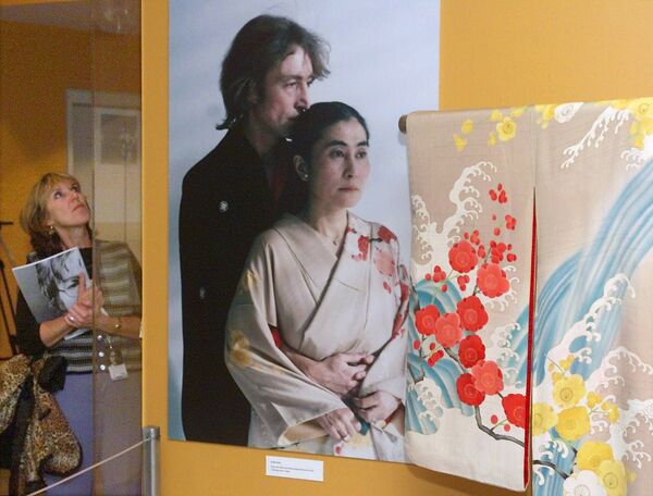 عکس جون لنون و یوکو اونو در نمایشگاهی در آمریکا - اسپوتنیک ایران  