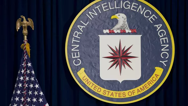 he The CIA seal is seen displayed before President Barack Obama speaks at the CIA Headquarters in Langley, Va., Wednesday, April 13, 2016 - اسپوتنیک ایران  