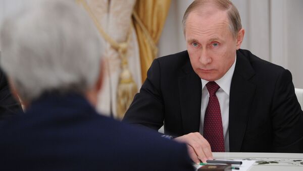 Президент России Владимир Путин во время встречи в Москве с государственным секретарем США Джоном Керри - اسپوتنیک ایران  