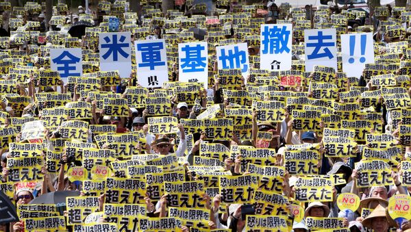 تظاهرات در جزیره « اوکیناوا» ژاپن - اسپوتنیک ایران  
