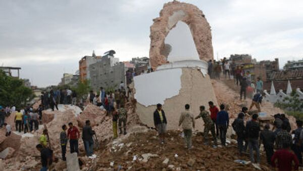 876 کشته در پی زلزله 7.9 ریشتری در نپال - اسپوتنیک ایران  