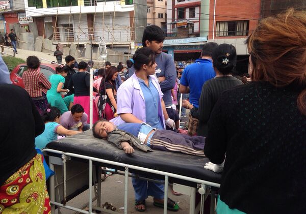 مجروحان زلزله نپال - اسپوتنیک ایران  