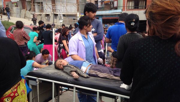 Пострадавший от землетрясения в Непале ребенок - اسپوتنیک ایران  