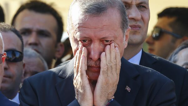 Президент Турции Реджеп Тайип Эрдоган на похоронах в Стамбуле - اسپوتنیک ایران  