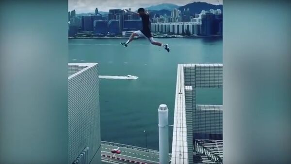 British daredevil leap between 25 story skyscrapers in from Hong Kong - اسپوتنیک ایران  