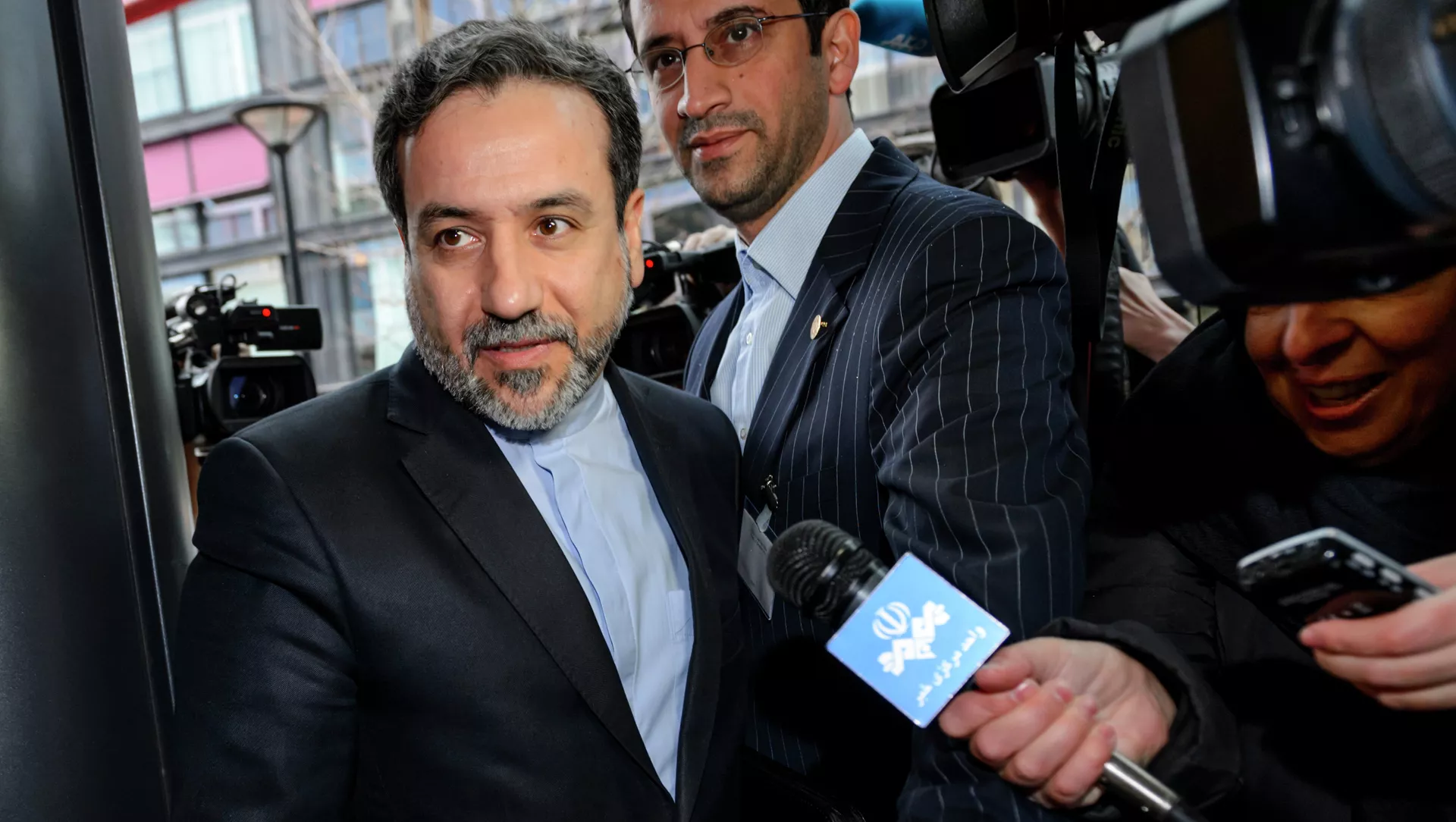Iranian Deputy Foreign Minister Abbas Araqchi enters the mission of the European Union building on December 17, 2014 in Geneva