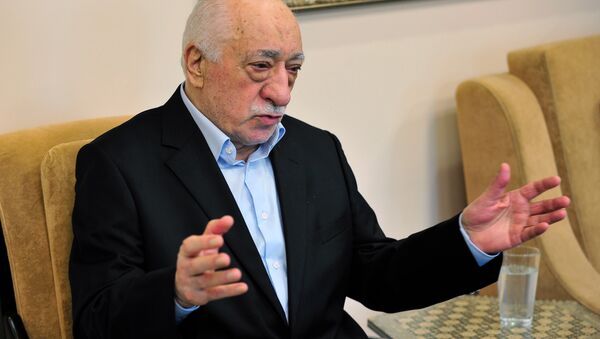 Islamic cleric Fethullah Gulen speaks to members of the media at his compound, Sunday, July 17, 2016, in Saylorsburg, Pa. Turkish officials have blamed a failed coup attempt on Gulen, who denies the accusation. - اسپوتنیک ایران  