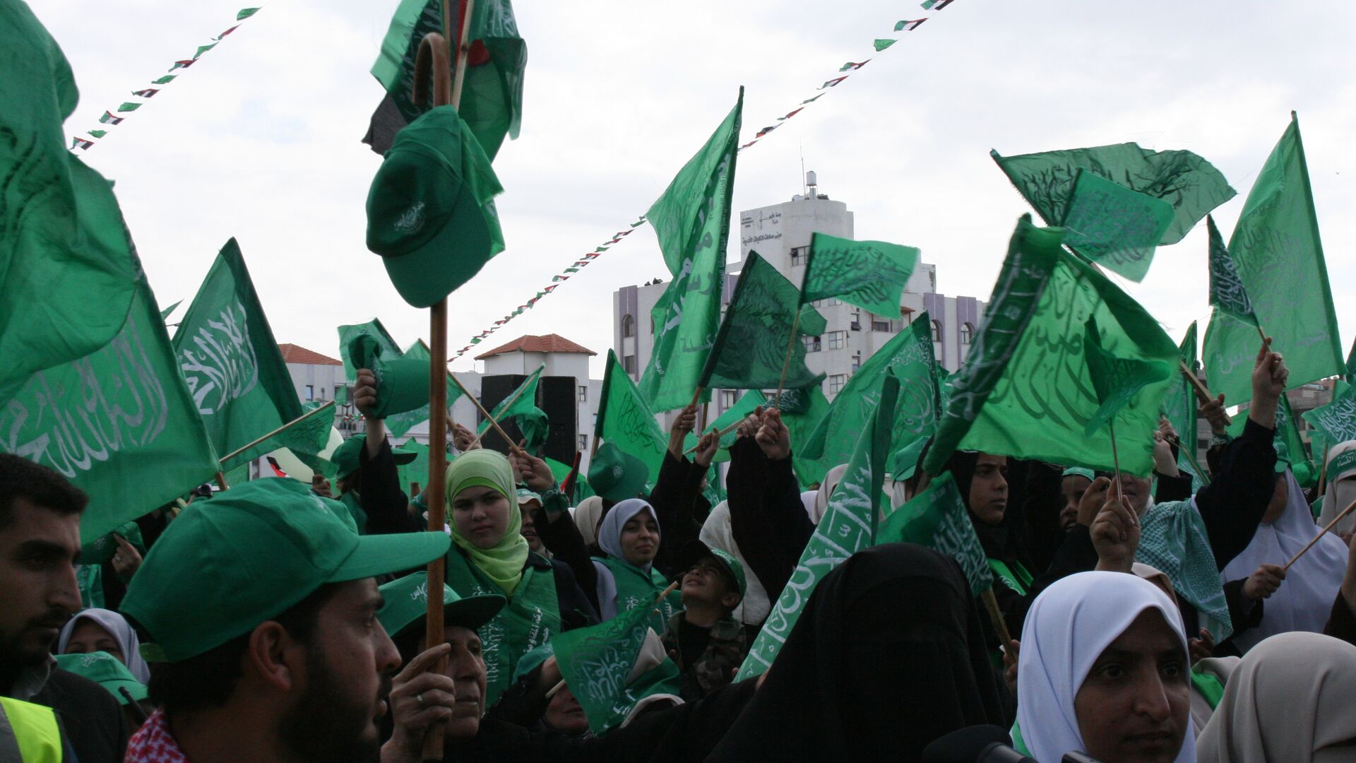 Движение ХАМАС отметило 22-летие многотысячным митингом в Газе Движение ХАМАС отметило 22-летие многотысячным митингом в Газе - اسپوتنیک ایران , 1920, 11.04.2026