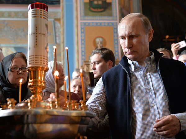 ولادیمیر پوتین در کلیسای « اسپاسو-پراوبراژنسکی» در صومعه «والام» روسیه - اسپوتنیک ایران  