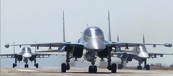 Вылет первой группы самолетов ВКС с авиабазы Хмеймим в пункты постоянного базирования на территории России Вылет первой группы самолетов ВКС с авиабазы Хмеймим в пункты постоянного базирования на территории России - اسپوتنیک ایران