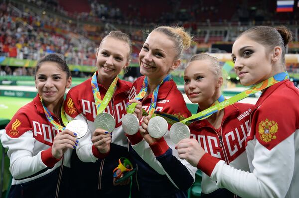 تیم روسیه برنده مدال نقره در ژیمناستیک در مسابقات المپیک ریو د ژانیرو - اسپوتنیک ایران  
