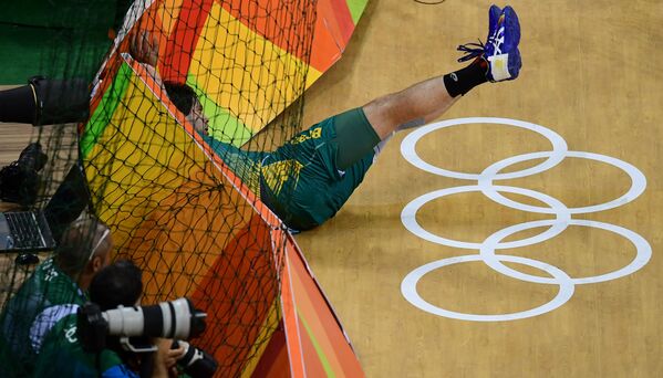 ورزشکار برزیلی در مسابقه هندبال در بازی های المپیک ریو د ژانیرو - اسپوتنیک ایران  