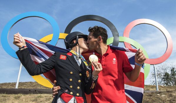 شارلوتا جواردی برنده مدال طلا از بریتانیا  با شوهر آینده اش در المپیک ریو د ژانیرو - اسپوتنیک ایران  