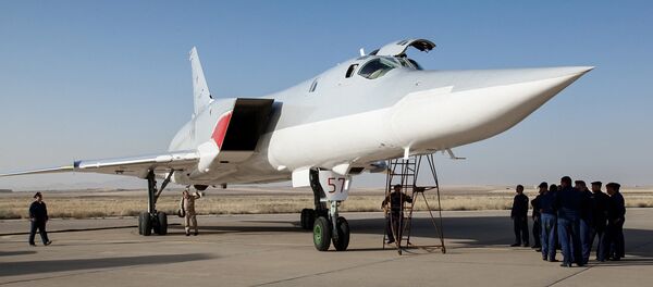 In this photo taken on Monday, Aug. 15, 2016, A Russian Tu-22M3 bomber stands on the tarmac at an air base near Hamedan, Iran. - اسپوتنیک ایران  
