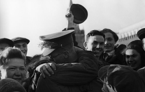جشن پیروزی 9 مه 1945 در میدان سرخ - اسپوتنیک ایران  
