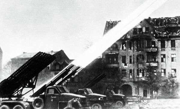 حمله موشکی با کاتیوشا به برلین. مه سال 1945 - اسپوتنیک ایران  