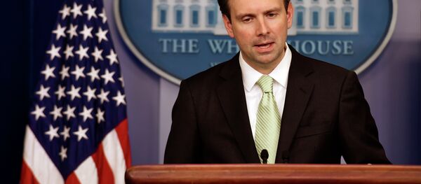 Josh Earnest - اسپوتنیک ایران  