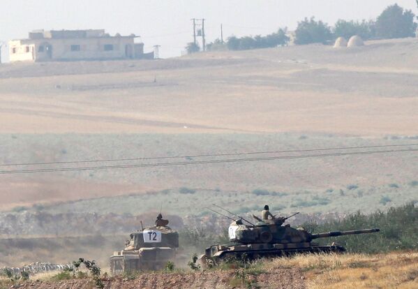 نظامیان و تانک ارتش ترکیه در مرز با سوریه - اسپوتنیک ایران  