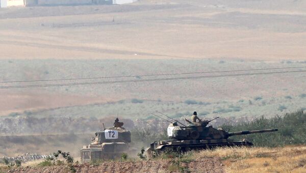 Военнослужащие турецкой армии в танке у границы с Сирией - اسپوتنیک ایران  