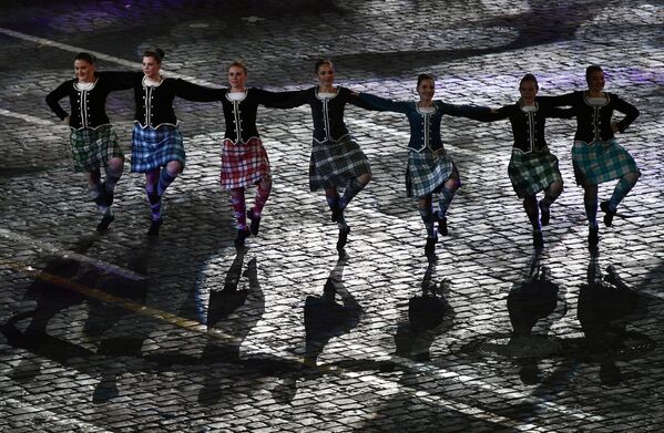 رقاصان  اسکاتلندی در فستیوال بین المللی نظامی - موزیکال » برج اسپاسکی» مسکو - اسپوتنیک ایران  