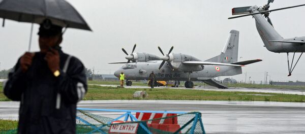 Самолет Ан-32 Военно-воздушных сил Индии Самолет Ан-32 Военно-воздушных сил Индии - اسپوتنیک ایران