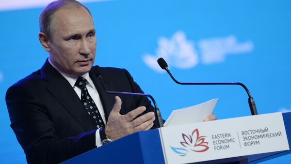 Президент РФ Владимир Путин на пленарном заседании Открывая Дальний Восток в рамках Восточного экономического форума - اسپوتنیک ایران  