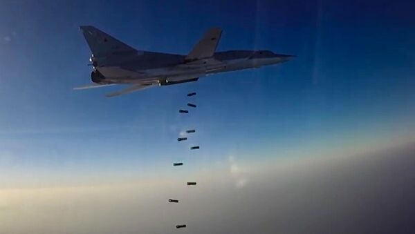 Нанесение авиаудара самолетами ТУ-22М3 по объектам террористов в Сирии - اسپوتنیک ایران  