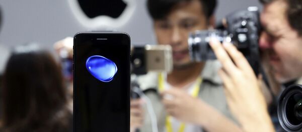 با نخستین آیفون سال ۲۰۲۰ آشنا شوید با نخستین آیفون سال ۲۰۲۰ آشنا شوید - اسپوتنیک ایران