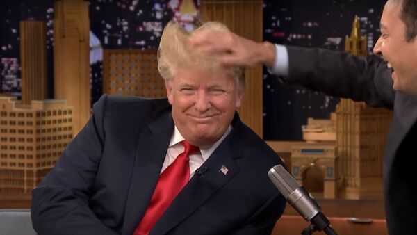 Donald Trump Lets Jimmy Fallon Mess Up His Hair - اسپوتنیک ایران  