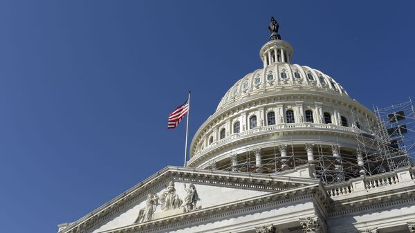Американский флаг над зданием конгресса США в Вашингтоне - اسپوتنیک ایران  