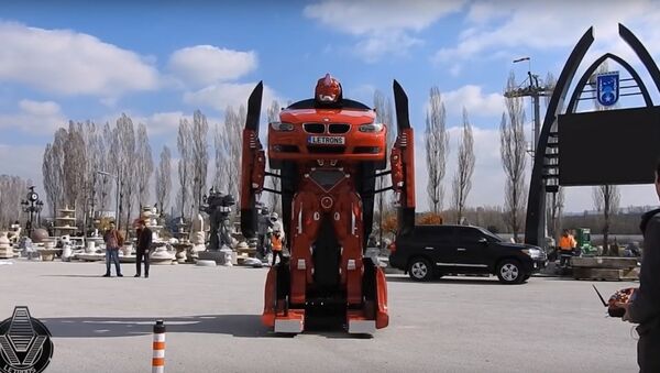 Турки превратили BMW в человекоподобного робота - اسپوتنیک ایران  