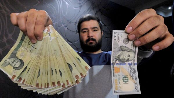 50 روز از سیاست یکسان سازی نرخ ارز در ایران گذشت - اسپوتنیک ایران  