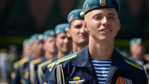 Военнослужащие во время празднования 86-й годовщины со дня образования ВДВ в Москве - اسپوتنیک ایران  