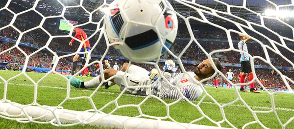 اولین مورد استفاده از کارت سبز در تاریخ فوتبال - اسپوتنیک ایران  