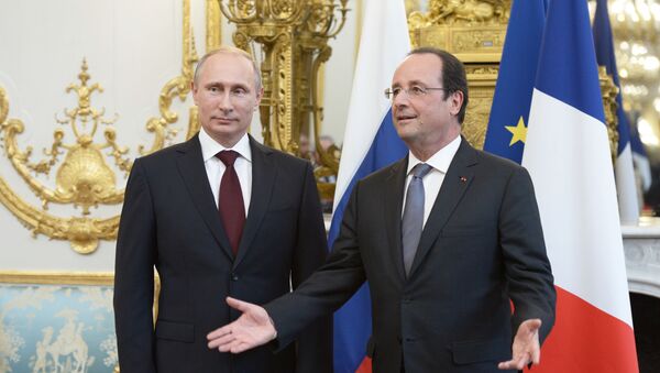 Президент России Владимир Путин и президент Франции Франсуа Олланд во время встречи в Елисейском дворце в Париже - اسپوتنیک ایران  