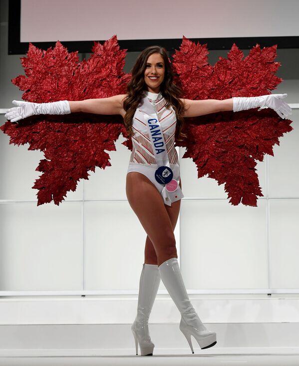 امبر برناچی - Amber Bernachi- از کانادا در لباس ملی در نمایش خبری کنکور زیبایی Miss International Beauty Pageant توکیو - اسپوتنیک ایران  