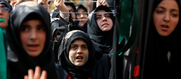 اشک و خون عاشورایی
ایران اشک و خون عاشورایی
ایران - اسپوتنیک ایران