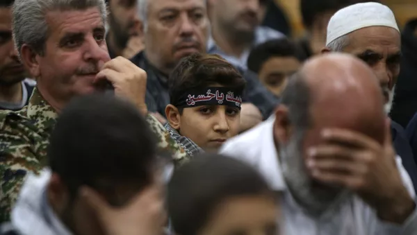 در مراسم عاشورای حسینی، در شهرستان تالش آش دوغ نذری به وزن ۴/۵ تن طبخ و در بین عزاداران توزیع شد. - اسپوتنیک ایران  