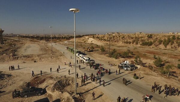 رد تیراندازی به اتوبوس های  شبه نظامیان توسط ارتش سوریه - اسپوتنیک ایران  