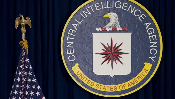 he The CIA seal is seen displayed before President Barack Obama speaks at the CIA Headquarters in Langley, Va., Wednesday, April 13, 2016 - اسپوتنیک ایران  