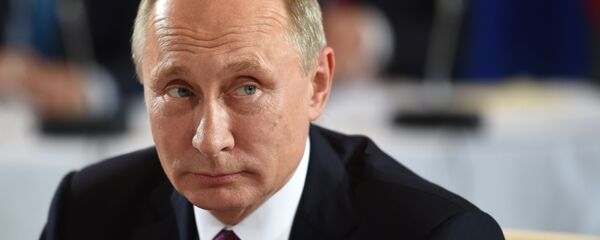 Президент РФ Владимир Путин во время встречи лидеров стран нормандской четверки в Берлине Президент РФ Владимир Путин во время встречи лидеров стран нормандской четверки в Берлине - اسپوتنیک ایران